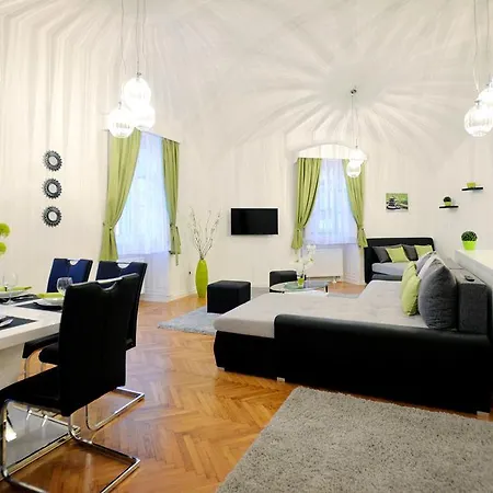 Apartament Varkapitany *