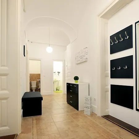 Varkapitany * エゲル